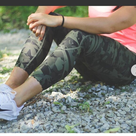 Lululemon Tight Stuff Tight
Pop Cut Fatigue Green Black - Picture 4 of 14